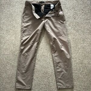 Banana Republic Slim City tech Pant 31x30 khaki